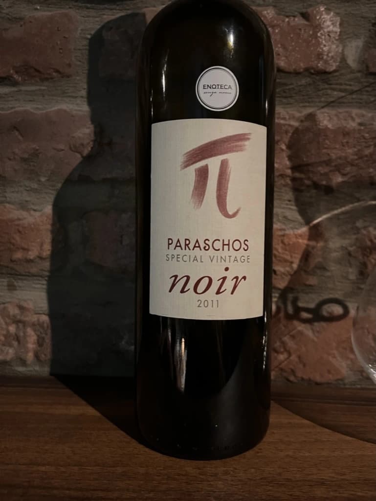 Paraschos Noir 2011