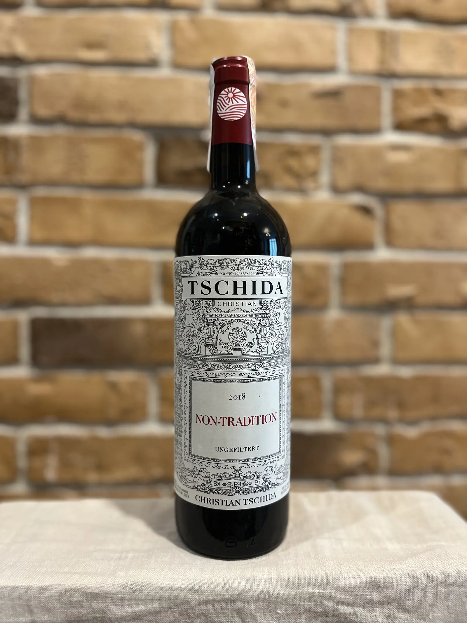 Christian Tschida Non-tradition Rot 2018