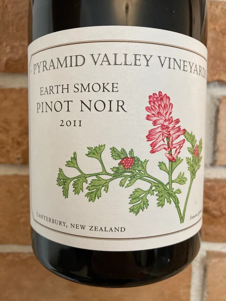 Pyramid Valley Earth Smoke Pinot Noir 2011