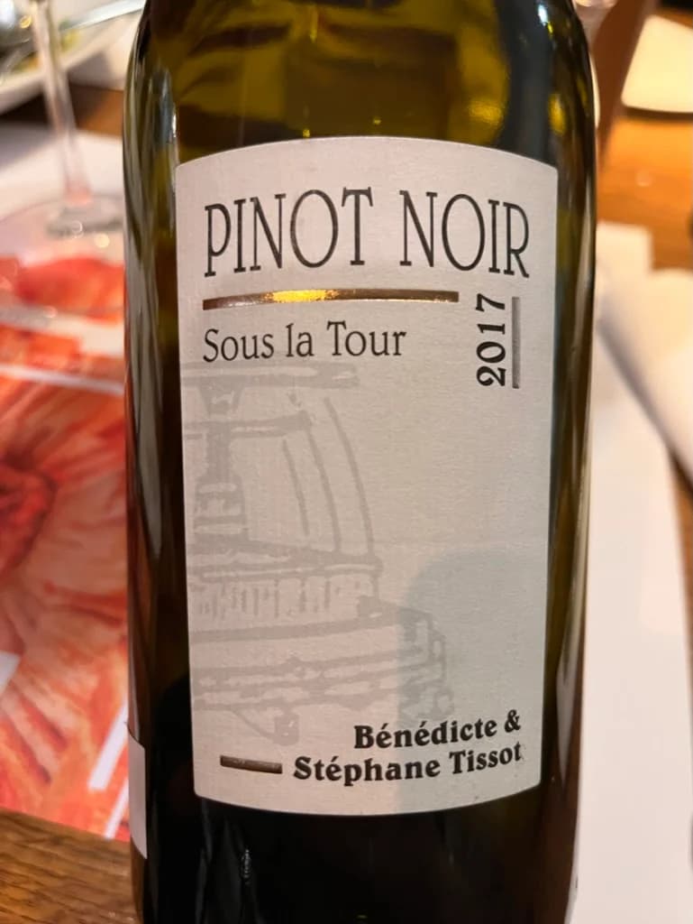 Andre et Mireille Tissot Pinot Noir Sous la Tour 2017
